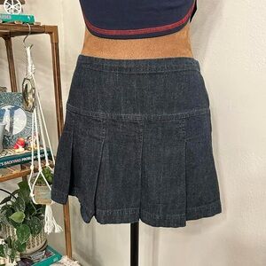 Y2K Grunge Officecore Dark Wash Denim Pleated Micro Mini Skirt from Old Navy
